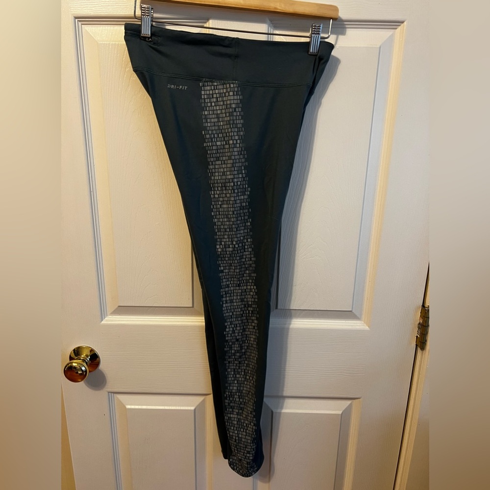 Nike leggings green